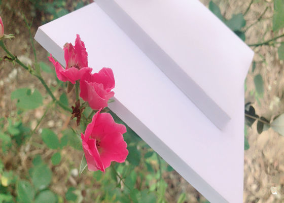 4FT * 8FT * 1 / 8IN Rigid PVC Foam Board 0.35g / Cm3 Density Lightweight White Color